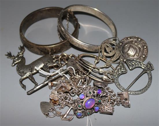 A quantity of silver jewellery, to include a late Victorian stag brooch,